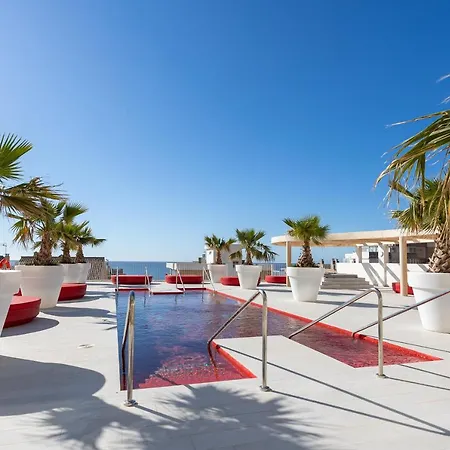 Ensuite Sea & Pool Views With Private Parking Apartment